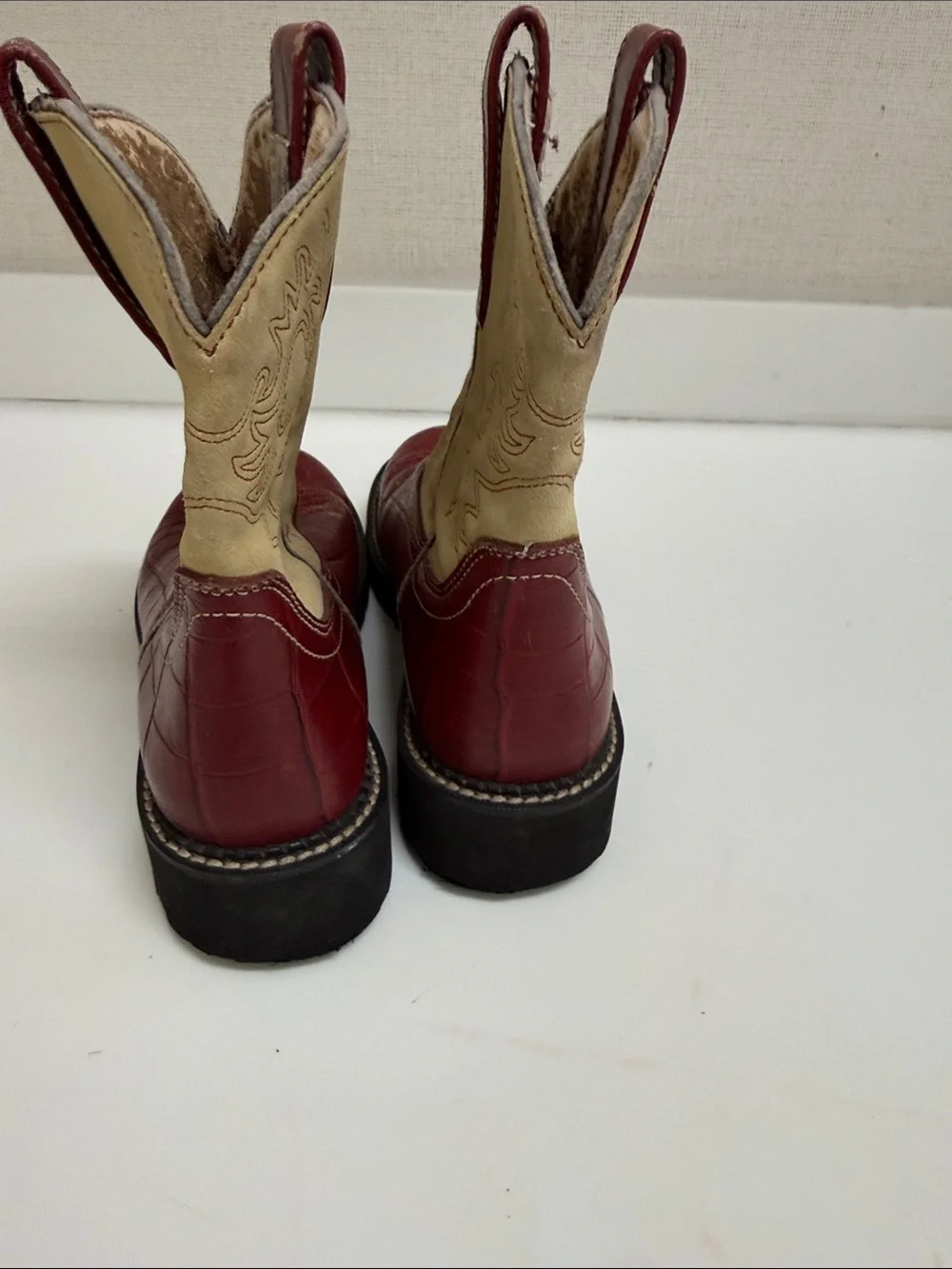Gabby Ariat Red and Cream Western Cowboy Boots - Textured Leather